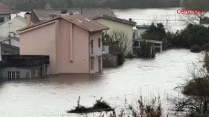 Rio Ceira galgou e deixa várias casas inundadas