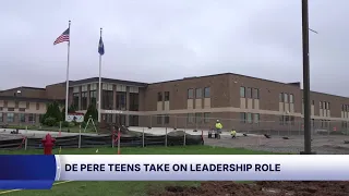 De Pere teens take on government role in new commission
