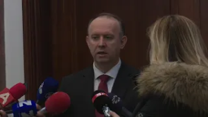 Гаши не го коментира враќањето на Груби, политиката не треба да се меша во судството смета спикерот