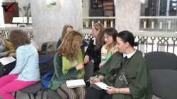 Ралица Христова представи в Добрич книгата „Призванието“ с игри, медитация и разговори с публиката
