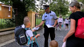 LITOMĚŘICE: Policisté vysvětlovali školákům, jak správně přes přechod