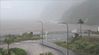 Record-breaking heavy rain in Hachijo-machi, Tokyo; be alert for local government evacuation info...
