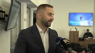VIJESTI U POLA 7 -  INCIDENT U SKUPŠTINI NIKŠIĆ | Vijesti online