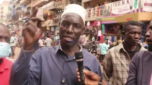 Уличные пешеходы: Силы безопасности готовы их прогнать.