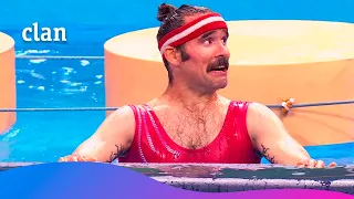 Wilbur invents unsynchronized swimming on Grand Prix 😂