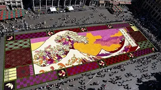 Bruselas presenta una alfombra floral gigante inspirada en la gran ola de Hokusai