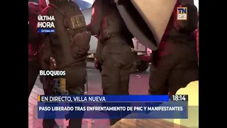 Anti-riot police clear blockade at kilometer 19 of the Pacific Highway in Villa Nueva