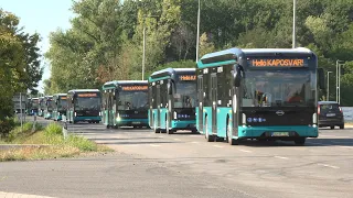 Konvojban érkeztek meg az új buszok
