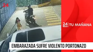 La reacción de mujer embarazada durante portonazo armado en Quilicura | 24 Horas TVN Chile