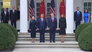 Xi Jinping assiste à une cérémonie de bienvenue organisée par le président américain