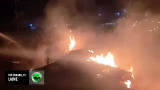 Top Channel/ Zjarr në Gjirokastër, flakët përfshijnë barishte dhe mbetje të ndryshme