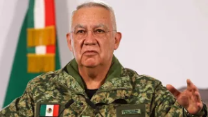 Ricardo Trevilla se Quiebra al Dar Pésame a Familias de Militares Muertos en Operativo contra ‘El Me