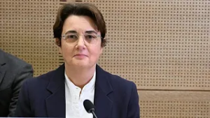 Директор Лувра Лоранс де Кар уходит в отставку на фоне провалов безопасности