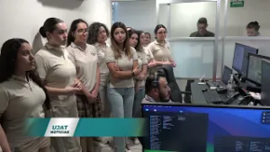 Visitan alumnos de sexto semestre de bachillerato del Colegio Arjí Radio y TV UJAT