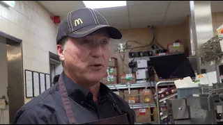 Häng med när Donkens vd flippar burgare