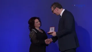 Predsednik Vučić uručio odlikovanja pojedincima i institucijama povodom Dana državnosti - TV Pančevo