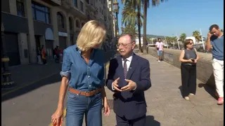 Susanna Griso walks the streets of Ceuta with the President of Ceuta, Juan Jesús Vivas