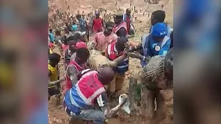 República Centro-Africana: vídeos mostram aluvião mortal que soterra mineiros de ouro