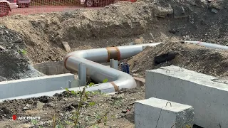 Oleg Kozhemyako inspects heating network repairs in Arsenyev.
