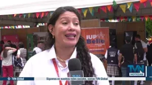 Feria universitaria en el parque Santander, en Bello