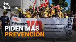 Forest firefighters protest | They demand regulation of working hours and risk prevention | RTVE