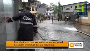 Inundaciones en varios sectores de la ciudad de Santo Domingo