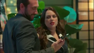 Amor à Prova- David apanha Amália e Carlos em flagrante: «Estou a interromper?»