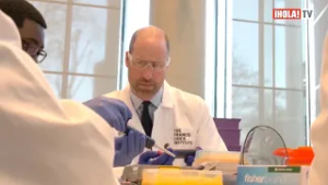 GUILLERMO DE GALES SE CONVIRTIÓ EN UN AUTÉNTICO CIENTÍFICO AL VISITAR EL INSTITUTO FRANCIS CRICK