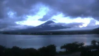 河口湖ライブカメラ タイムラプス映像（2026年8月14日） 提供：UTYテレビ山梨