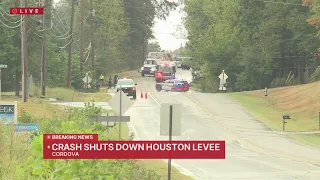 Crash shuts don Houston Levee