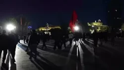 Tensione në sheshin “Skënderbej”/ Policia shpërndan protestuesit me gaz lotsjellës