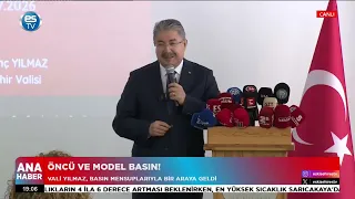 Leading and model press