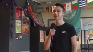 Petitie Heropening Blibliotheek door leerlingen van Het Vlier