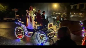 Sinterklaas arrivieert verlicht in Elspeet
