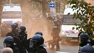La police affronte l'extrême droite à un rassemblement anti-immigration à La Haye