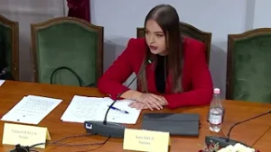 Fyerja e Ballës në Kuvend/ Vokshi: Sulm politik, po goditet opozita dhe gratë deputete