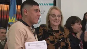 Entrega de notebooks a instituciones de nivel inicial, primario y secundario