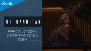 'Ezin nion pianoa jotzeari utzi; agian hori izan zen bizirik mantendu ninduena'