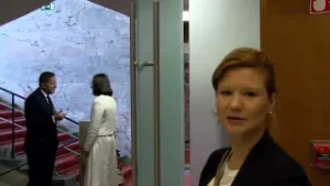 Zapleti ob začetku septembrske seje DZ