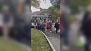 Kennebunkport residents split on potential tour bus ordinance changes