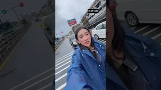ประชาชนจอดรถหนีน้ำ สะพานข้ามแยกพงษ์เพชร หลังถนนงามวงศ์วาน น้ำท่วมสูง