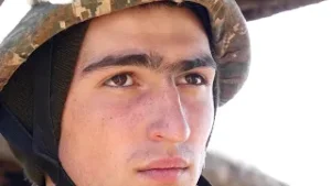 «Ավելի լավ է մեր կյանքը տանք, քան հողը». Հայոց բանակը 34 տարեկան է… | Արցախ, 2017թ.