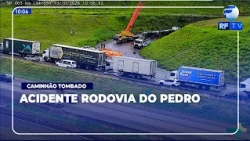 ON AIR - Truck carrying 45,000 liters of diesel fuel overturns on Dom Pedro Highway access ramp
