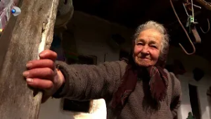 Asta-i Romania - Singuratatea nu a doborat-o, iar anii nu par sa o apese! O poveste impresionanta!