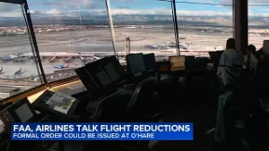 FAA meets with United and American Airlines to discuss reducing flights at O'Hare airport