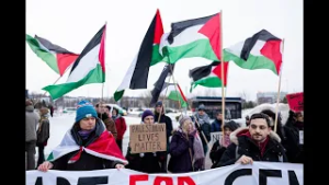 „Eurovizijos“ finalą sudrumstė neramumai: užfiksavo minią protestuotojų