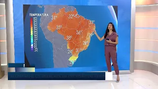 Cold front advances across the country and causes temperature changes