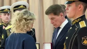 Звёзды Героев России вручили семьям участников СВО в Приморье.