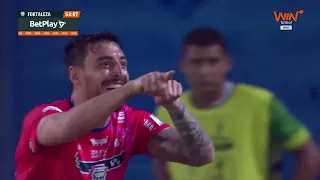 Mariano Vázquez stepped up to score the 2-0 goal against Jaguares and extend Fortaleza's lead.