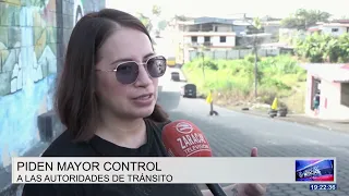 EL PASO DE CARROS GRANDES ESTÁ CAUSANDO DAÑOS EN LAS CALLES